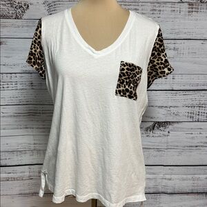 New York & Company White/Leopard TShirt
